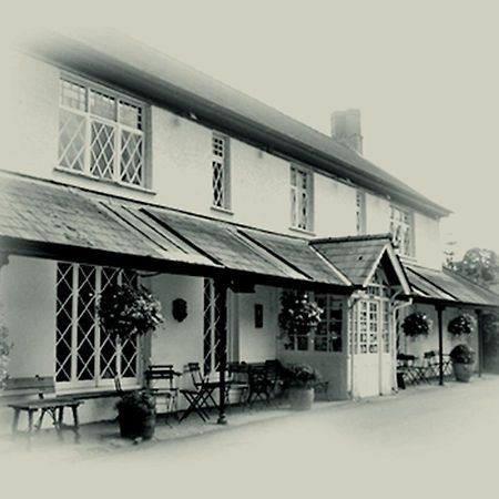 The Clytha Arms Hotel Abergavenny Kültér fotó